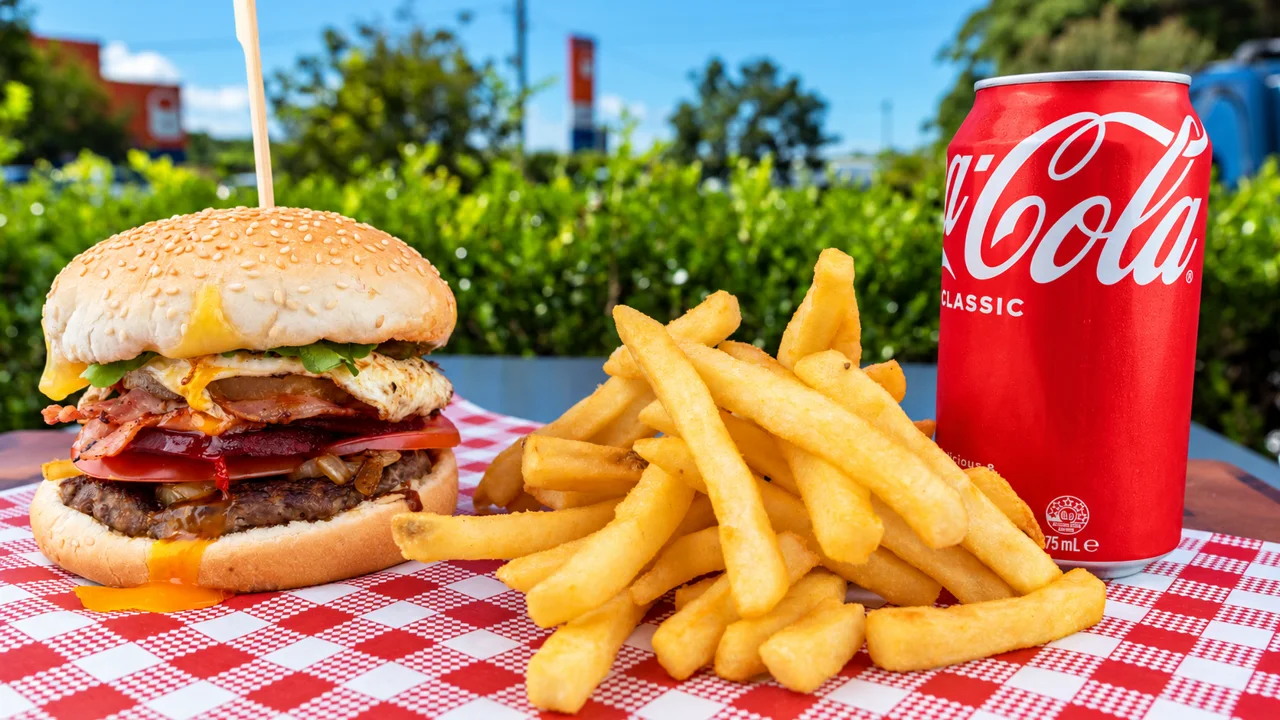 TITG hamburger with chips and a Coke can